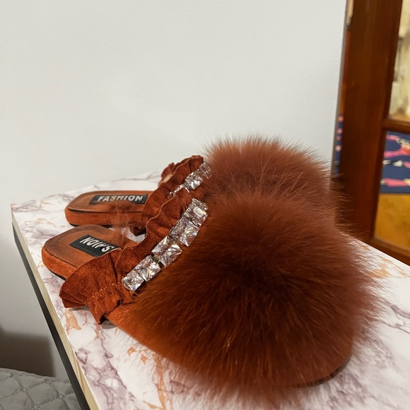 fashion Shoes - Fluffy Slip-on Slides